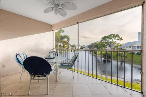 774 Wiggins Lake Dr #204, Naples, FL 34110