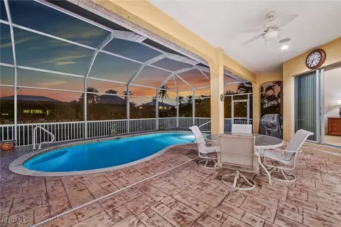 2372 Sapodilla Ln, Saint James City, FL 33956