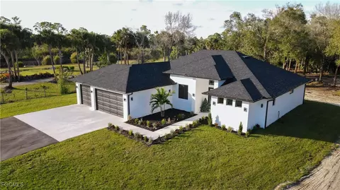 2565 28th Ave SE, Naples, FL 34117
