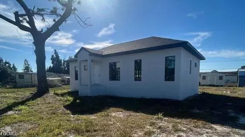 8190 Tolles Dr, North Fort Myers, FL 33917