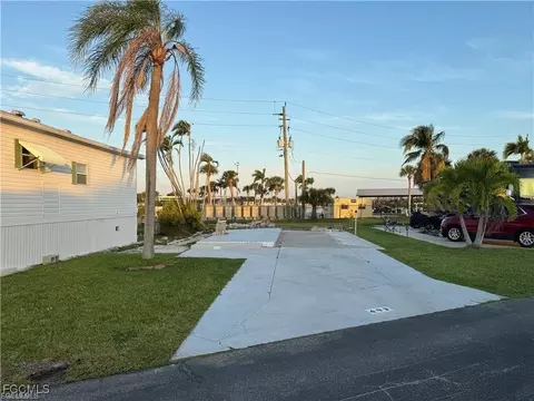 19681 Summerlin Apt 493 Rd, Fort Myers, FL 33908