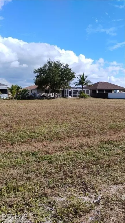 1439 NW 37th Pl, Cape Coral, FL 33993