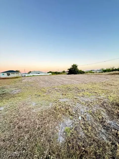 1102 Adeline Ave, Lehigh Acres, FL 33971