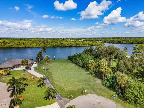 2190 River Rd, Fort Myers, FL 33905