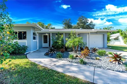 5222 Glade Ct, Cape Coral, FL 33904