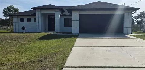 2615 40th St W, Lehigh Acres, FL 33971