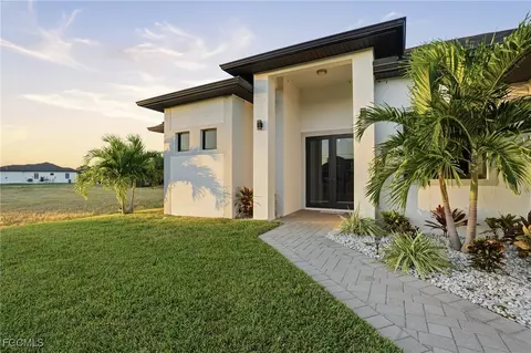 2019 NE 34th Ter, Cape Coral, FL 33909
