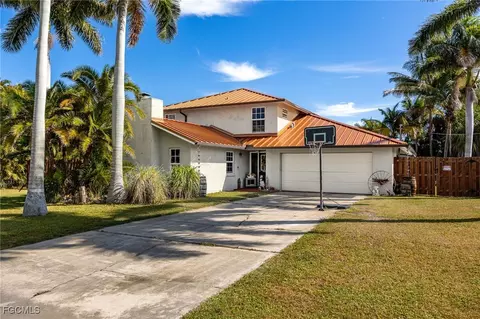 3001 SW 2nd Ct, Cape Coral, FL 33914