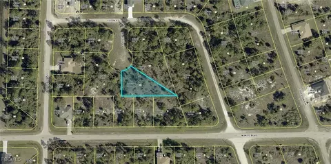 955 La Vista Ct, Lehigh Acres, FL 33974