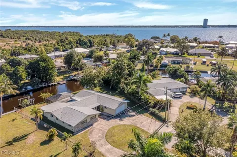 1366 Sunrise Dr, North Fort Myers, FL 33917