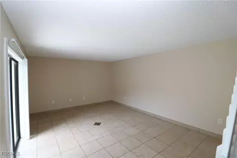 5216 Cedarbend Dr #3, Fort Myers, FL 33919