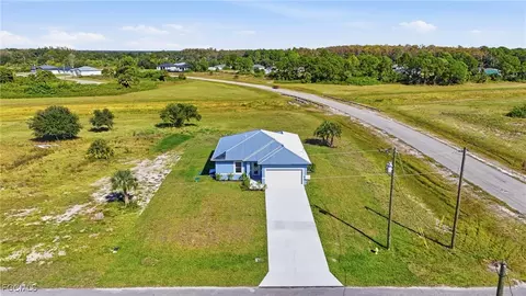 8002 Mill Ct, Labelle, FL 33935 photo 3