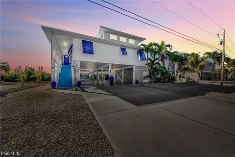 4081 Galt Island Ave, Saint James City, FL 33956