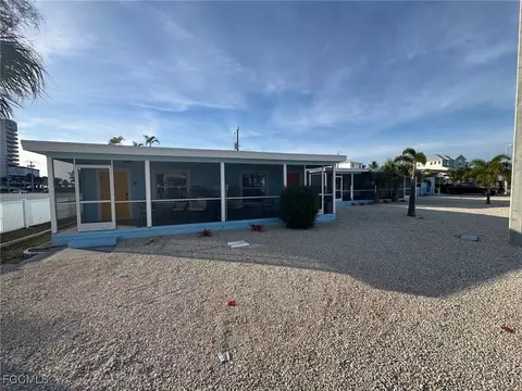 113-119 Fairweather Ln, Fort Myers Beach, FL 33931