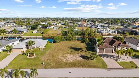 1613 SW 28th Ter, Cape Coral, FL 33914