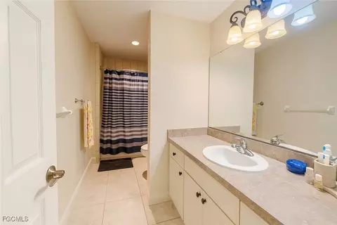 Bath - 965 Stenstrom Rd, Wauchula, FL 33873 photo 2 of 2