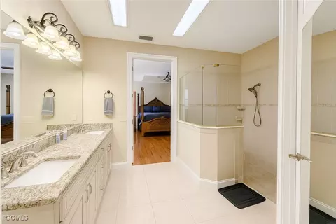 Bath - 965 Stenstrom Rd, Wauchula, FL 33873 photo 1 of 2