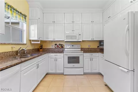28060 Palmas Grandes Ln #202, Bonita Springs, FL 34135