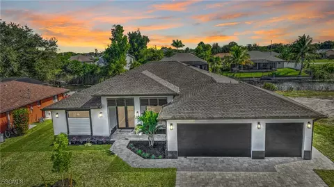907 SW 15th Pl, Cape Coral, FL 33991