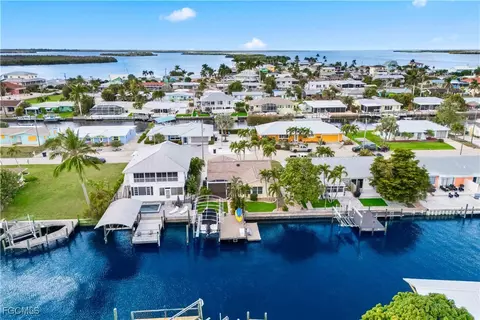 2781 Bruce St, Matlacha, FL 33993