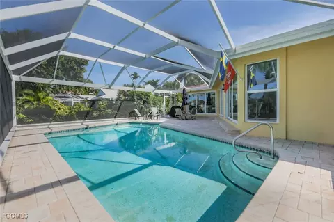1264 Par View Dr, Sanibel, FL 33957