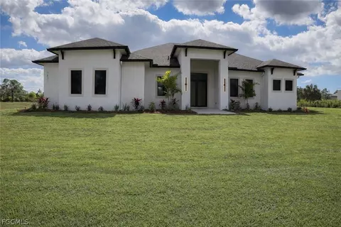 3672 68th Ave NE, Naples, FL 34120