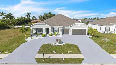 2833 Gleason Pkwy, Cape Coral, FL 33914