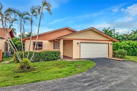6462 Royal Woods Dr, Fort Myers, FL 33908
