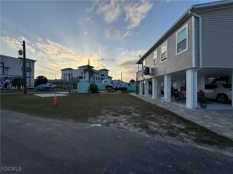 19281 Apt 30 San Carlos Blvd, Fort Myers Beach, FL 33931