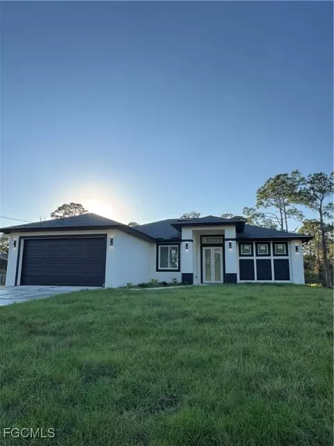 911 Williams Ave, Lehigh Acres, FL 33972