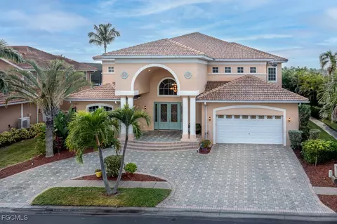 15840 Catalpa Cove Dr, Fort Myers, FL 33908