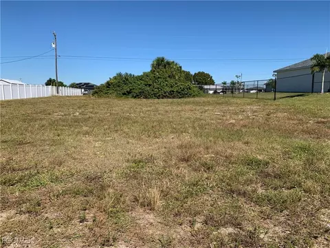 623 NW 25th Ter, Cape Coral, FL 33993