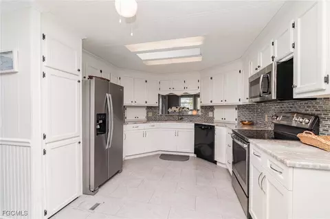5508 Colonial Rd, North Fort Myers, FL 33917