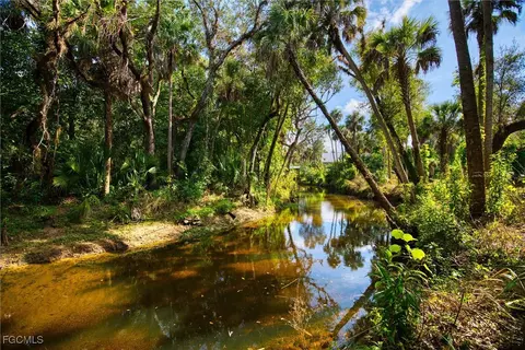 14221 River Rd, Fort Myers, FL 33905