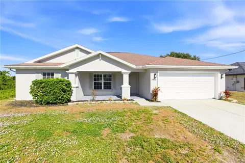 2906 26th St SW, Lehigh Acres, FL 33976