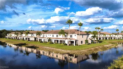 1334 Weeping Willow Ct, Cape Coral, FL 33909
