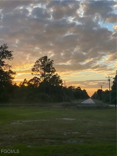 1916 Wells Ave, Lehigh Acres, FL 33972