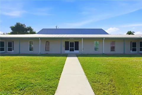5725 Genesee Pkwy #10, Bokeelia, FL 33922