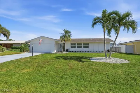 2711 SE 18th Ct, Cape Coral, FL 33904