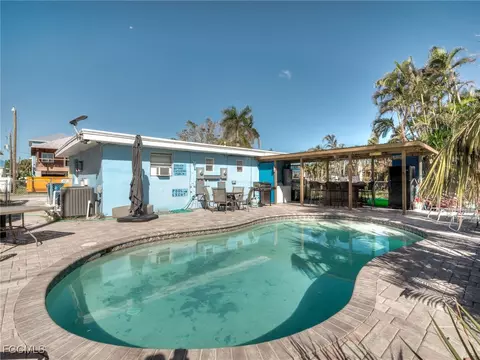 130-132 Delmar Ave, Fort Myers Beach, FL 33931