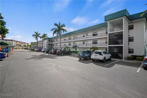 1747 Pebble Beach Dr #317, Fort Myers, FL 33907