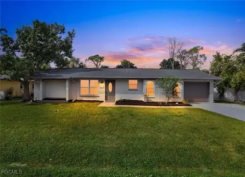 8607 Chatham St, Fort Myers, FL 33907