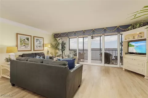 17080 Harbour Point Dr #213, Fort Myers, FL 33908