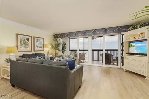 17080 Harbour Point Dr #213, Fort Myers, FL 33908
