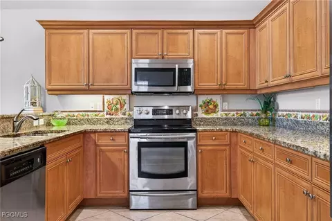11081 Yellow Poplar Dr, Fort Myers, FL 33913