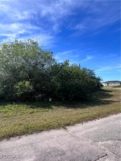 7024 Rich Cir, Labelle, FL 33935