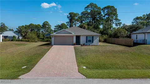 6058 S Moss Cir, Labelle, FL 33935