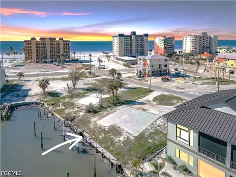 581 Carlos Cir, Fort Myers Beach, FL 33931