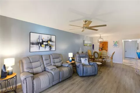 2111 Barkeley Ln #18, Fort Myers, FL 33907