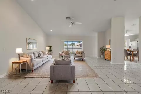 1324 SW 8th Ct, Cape Coral, FL 33991